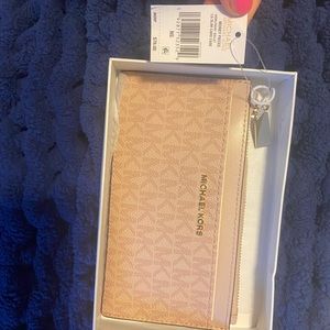 Brand New Michael Kors Wallet